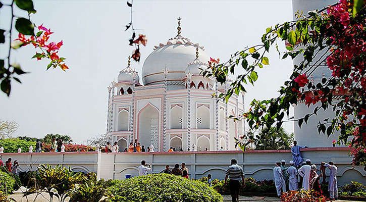 সোনারগাঁয়ে বাংলার তাজমহল সোনারগাঁয়ে বাংলার তাজমহল