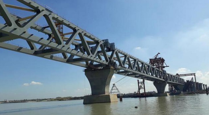 পদ্মা সেতু নিয়ে গুজব ছড়ানোয় একজন আটক পদ্মা সেতু নিয়ে গুজব ছড়ানোয় একজন আটক