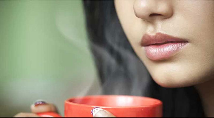 চা নাকি কফি- সকালের নাস্তায় কোনটি ভালো? চা নাকি কফি- সকালের নাস্তায় কোনটি ভালো?