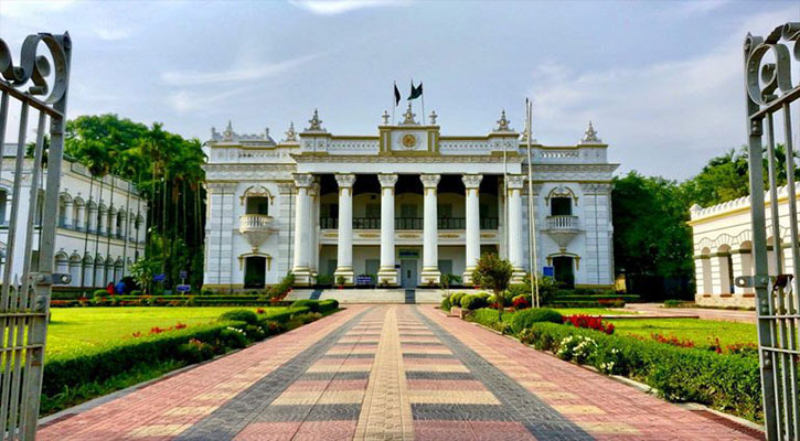 ঢাকার কাছে একদিনে ঘুরে আসার ১০টি ভ্রমণ স্থান