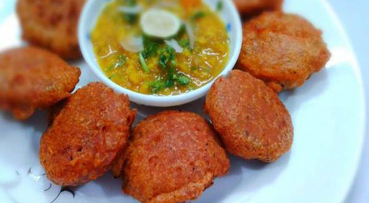 ফুলুরি আলুর চপ ফুলুরি আলুর চপ