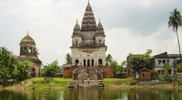 ঘুরে আসুন রাজশাহীর পুঠিয়া থেকে 