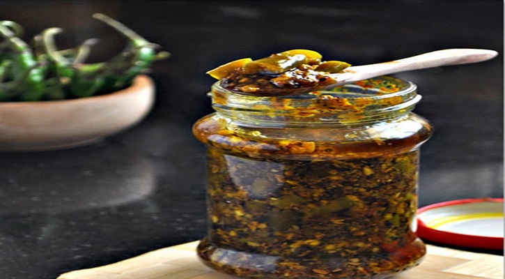 কাঁচা মরিচের টক-ঝাল আচার কাঁচা মরিচের টক-ঝাল আচার