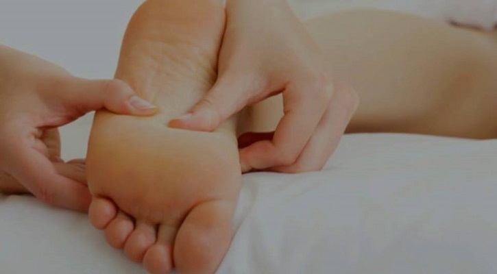 আপনার হাত পা কি সারাবছর ঠান্ডা থাকে? আপনার হাত পা কি সারাবছর ঠান্ডা থাকে?