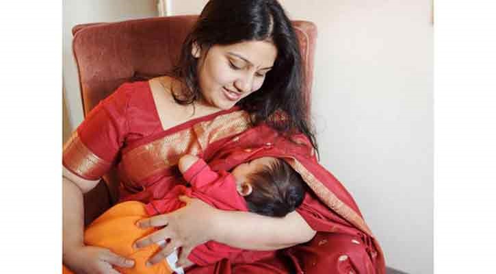 বাচ্চাকে বুকের দুধ ছাড়াবেন কিভাবে? বাচ্চাকে বুকের দুধ ছাড়াবেন কিভাবে?