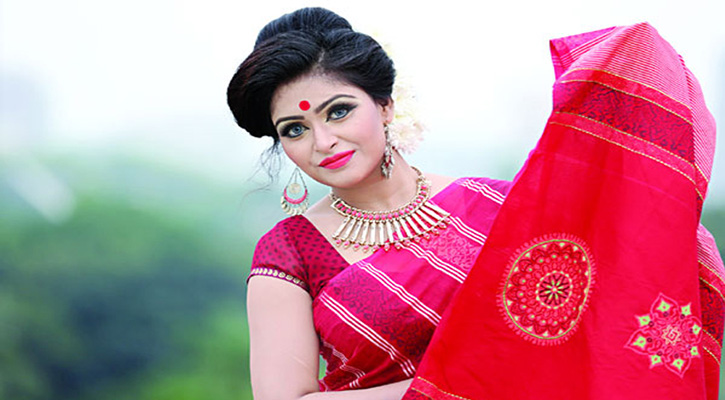 শাড়ি পরার সময় যে ভুলগুলো করা উচিৎ নয়! শাড়ি পরার সময় যে ভুলগুলো করা উচিৎ নয়!