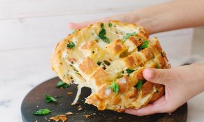 Vegan “Cheesy” Flatbread Recipe