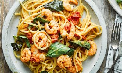 Prawn Spaghetti with Tomato, Chilli and Basil