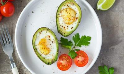 Baked Eggs In Avocado