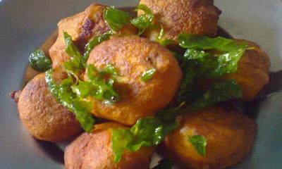 Kachche Kele Ke Pakke Pakore Recipe