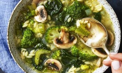 Supergreen Mushroom & Orzo Soup