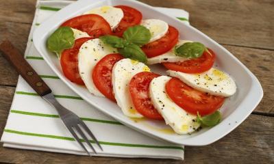 Tomato Mozzarella Salad