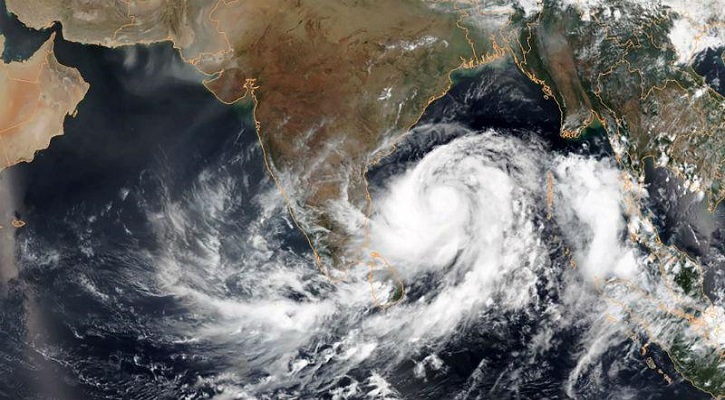আম্পানঃ বাতাসের গতি ঘন্টায় ১৬৫ থেকে ১৭৫ কিলোমিটার! আম্পানঃ বাতাসের গতি ঘন্টায় ১৬৫ থেকে ১৭৫ কিলোমিটার!