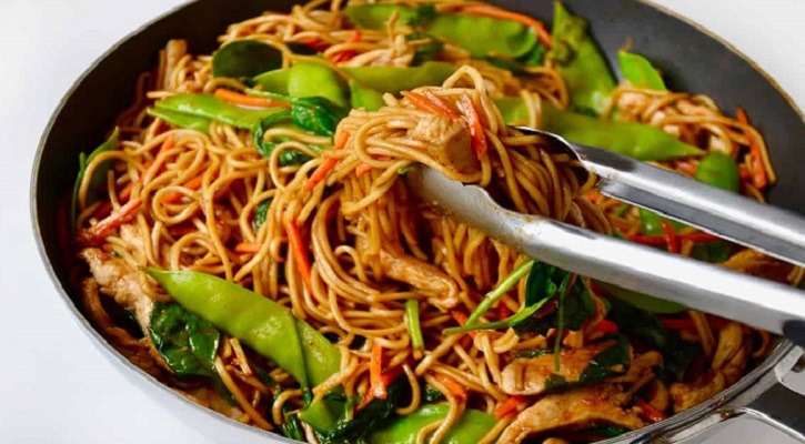 Easy Chicken Lo Mein Recipe