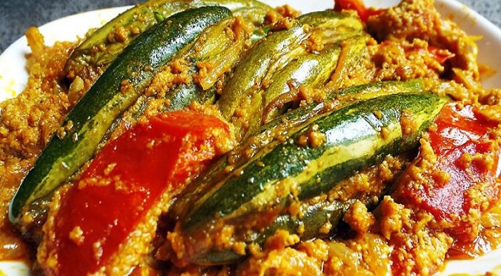 কাসুন্দি দিয়ে আস্ত পটলের কৌড়া কাসুন্দি দিয়ে আস্ত পটলের কৌড়া