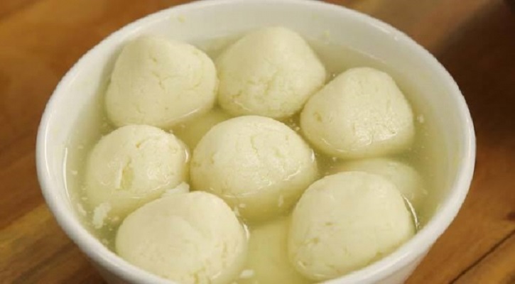 ঘরোয়া তিন উপকরণে তৈরি সুস্বাদু ‘স্পঞ্জ মিষ্টি’ ঘরোয়া তিন উপকরণে তৈরি সুস্বাদু ‘স্পঞ্জ মিষ্টি’