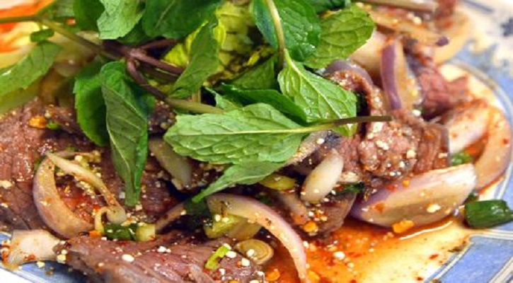 Thai waterfall beef salad