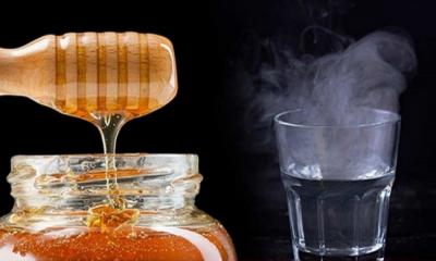 গরম পানিতে মধু মেশালে যা হয় জানুন