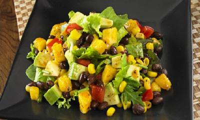Guacamole & mango salad with black beans