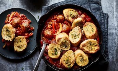 Meatball & garlic bread traybake