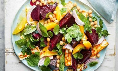 Beetroot & halloumi salad with pomegranate and dill