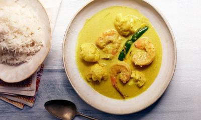 Cauliflower and shrimp curry