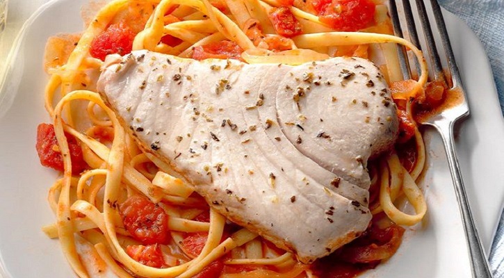 Tuna Steak on Fettuccine