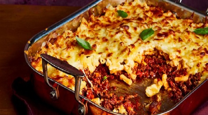 Cheesy ham hock, spinach & ricotta lasagne