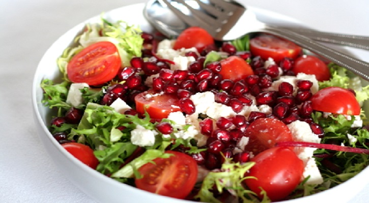 Feta, beetroot & pomegranate salad