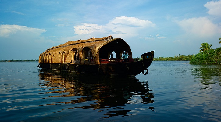 Cruise through Kerala in a houseboat!