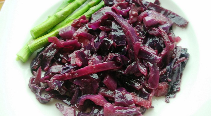 Roasted red cabbage with pomegranate molasses Roasted red cabbage with pomegranate molasses